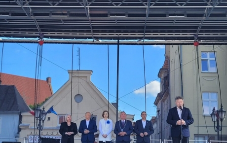 VIII  Targi pracy, rzemiosła i edukacji